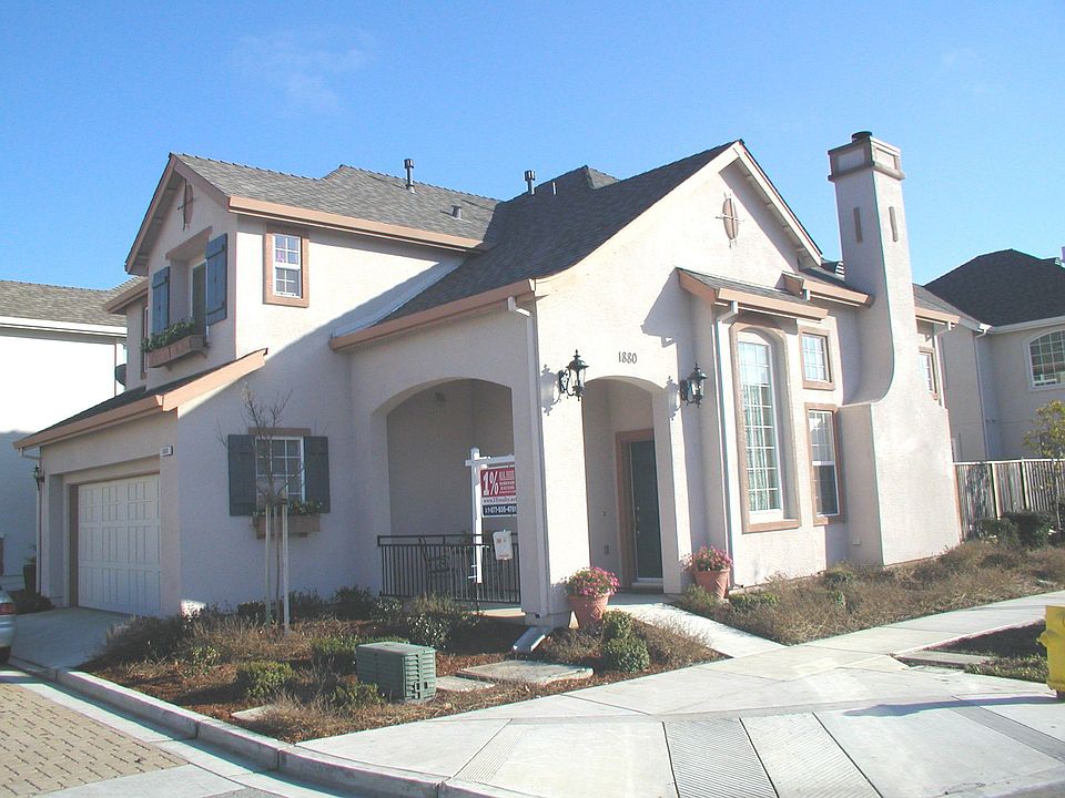 1880 Bradbury Street