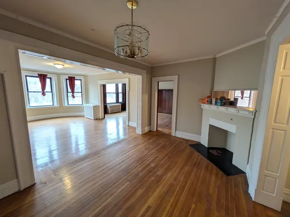 1688 Beacon St APT 7, Brookline, MA 02445