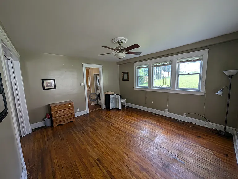 929 Riley St — Photo 19