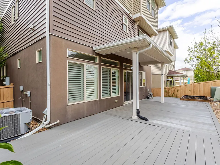 2656 Champagne Ave — Photo 43
