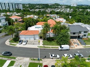 Paseo De La Fuente Tivoli St #D9, San Juan, PR 00926