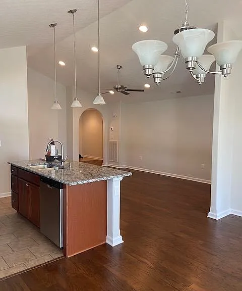 106 Aaliyah Ln — Photo 9