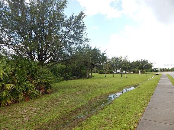5th image of 3479 Lake View Blvd