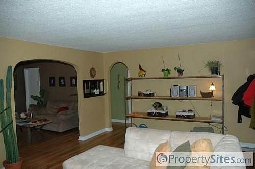 3rd image of 1002 N West Blvd