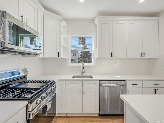 3rd image of 17 Riverside Street