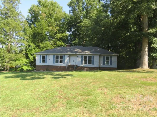 1631 N Oak Dr, Shelby, NC 28150