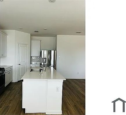 5th image of 1528 Van Gogh Dr