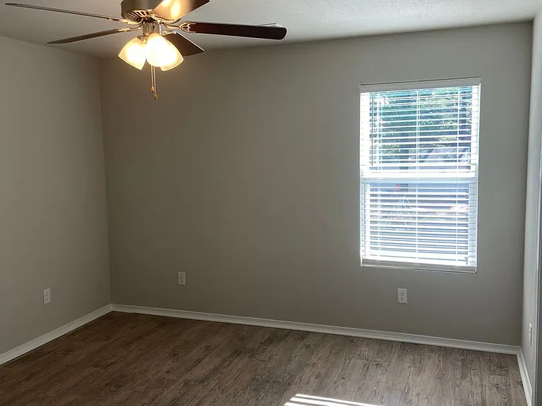 2612 Grand Ln — Photo 12