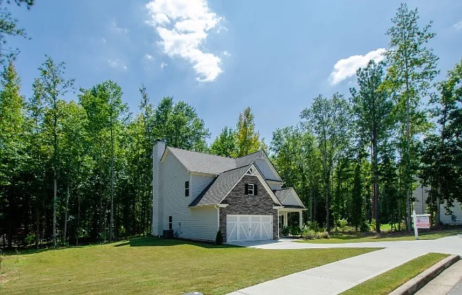58 Laurel Cove Dr — Photo 2