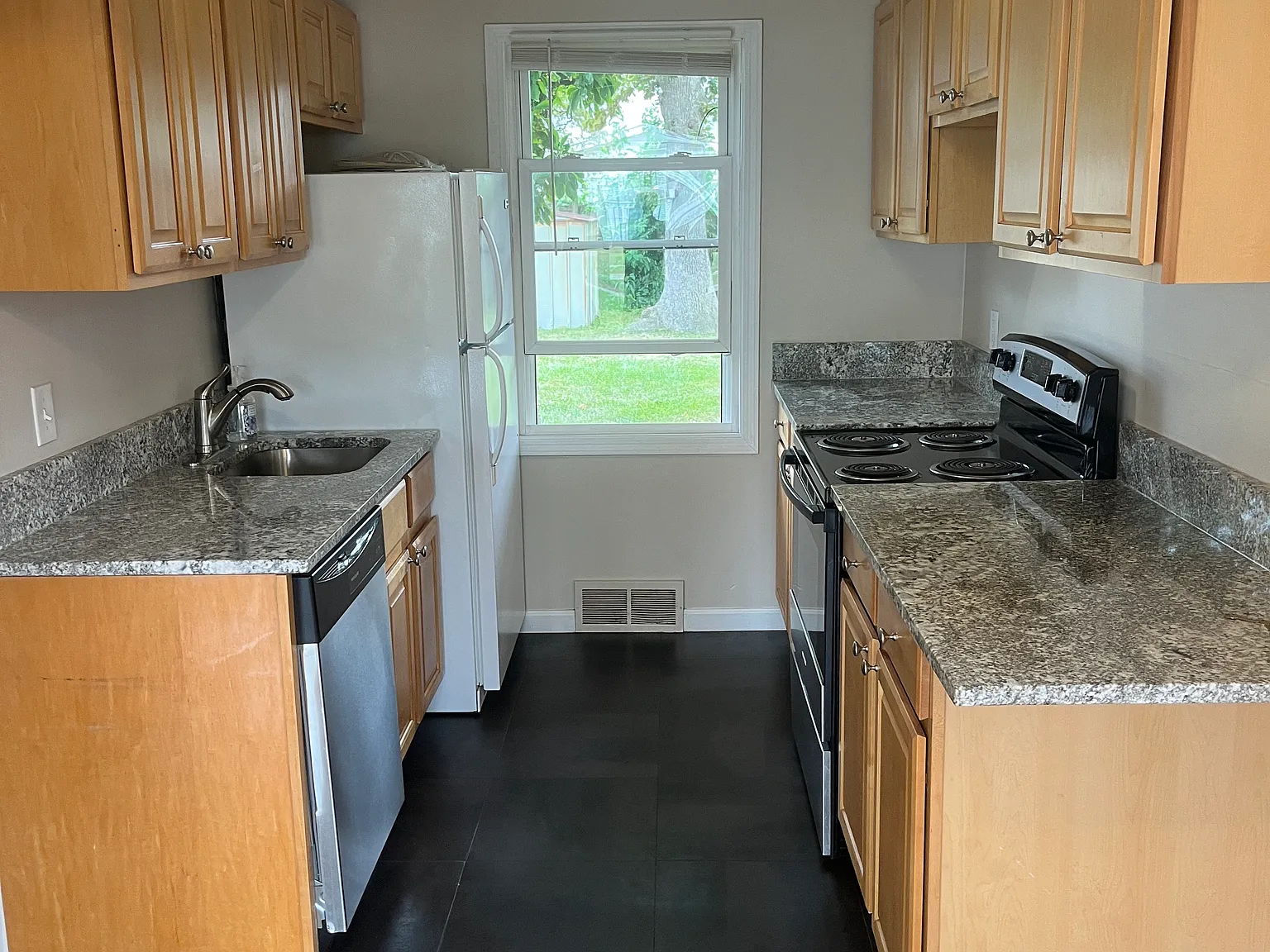 2270 Garfield St — Photo 2