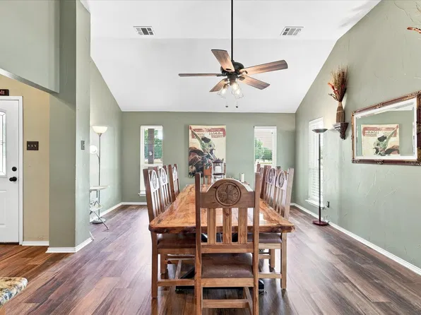 11555 Plainview Rd, Krum, TX 76249
