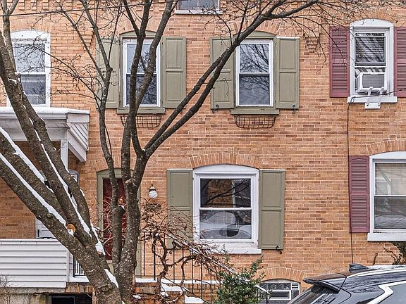 2nd image of 1607 Laurel St