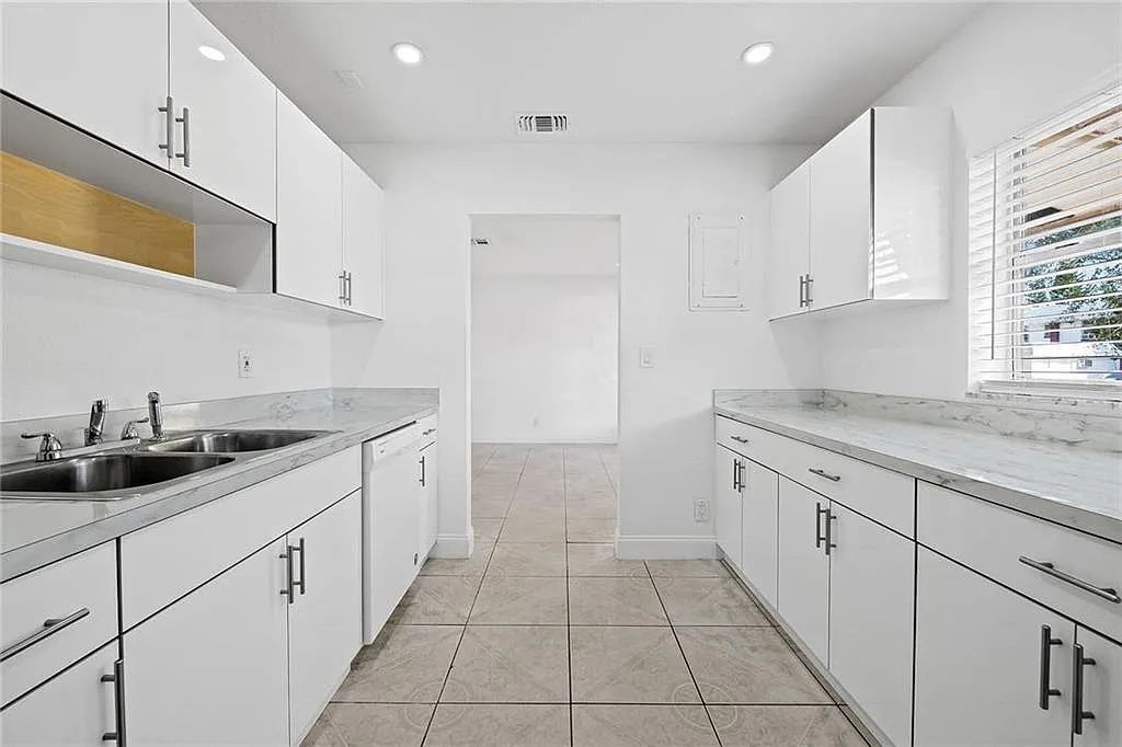 2 bed, 1.0 bath, 900 sqft, $2,050 — Photo 4