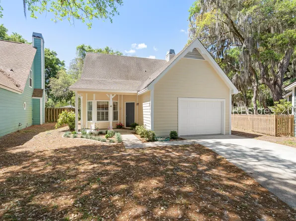 4 Mariners Ct, Port Royal, SC 29935