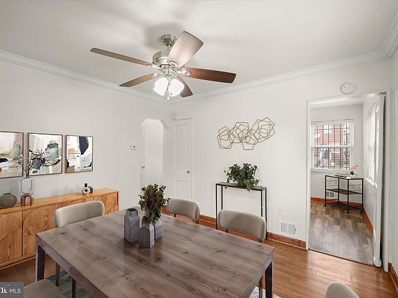 3rd image of 604 Galveston Pl SE