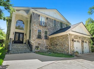 2247 Sandburg St, Dunn Loring, VA 22027