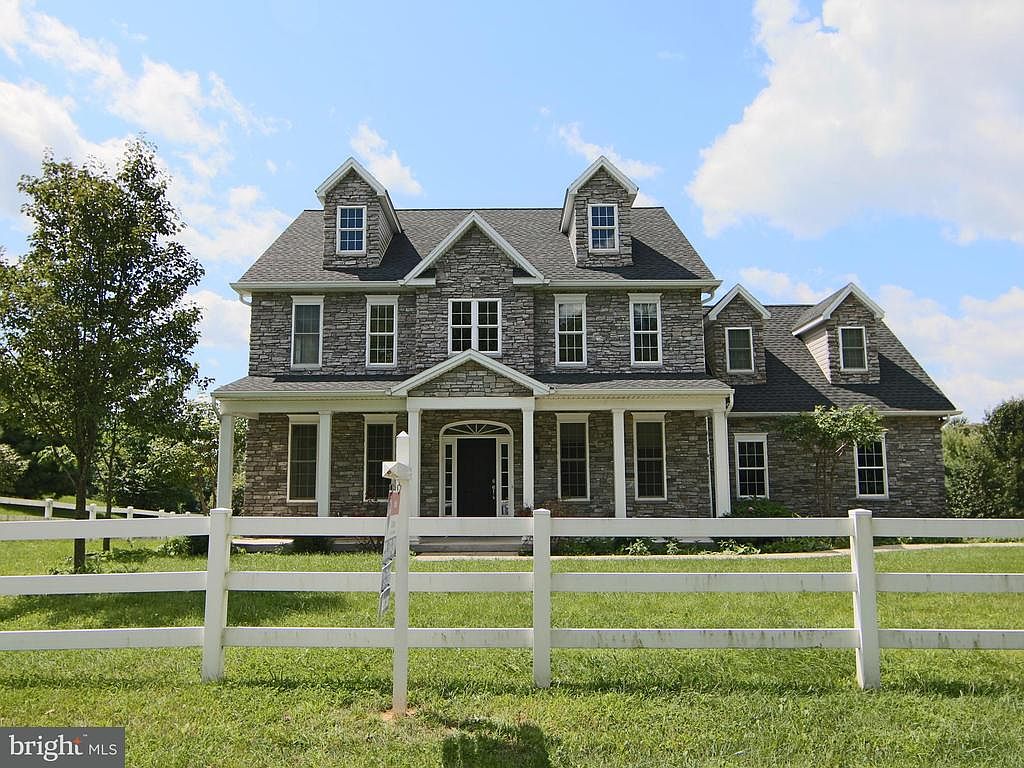 7044 Creek Crossing Dr, Harrisburg, PA 17111 | Zillow