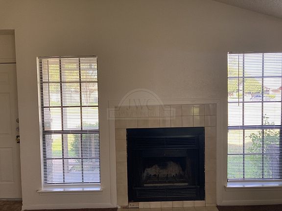 4th image of 3202 Honeysuckle Dr
