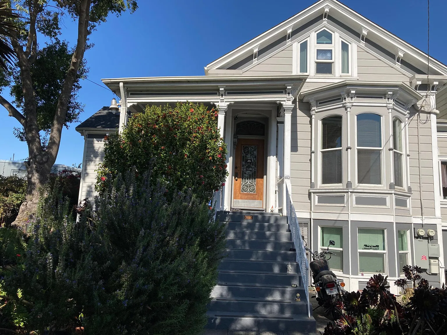3 bed, 1325 sqft, $3,490 — Photo 2