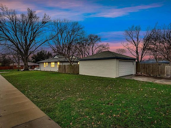 5th image of 501 W Vista Dr