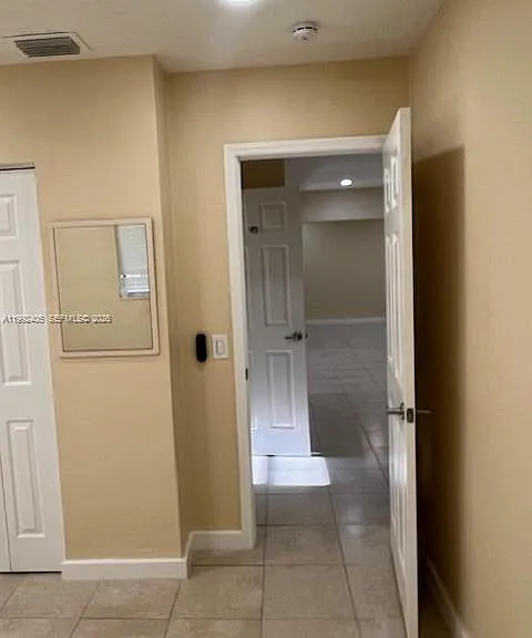2820 SW 65th Ave — Photo 7