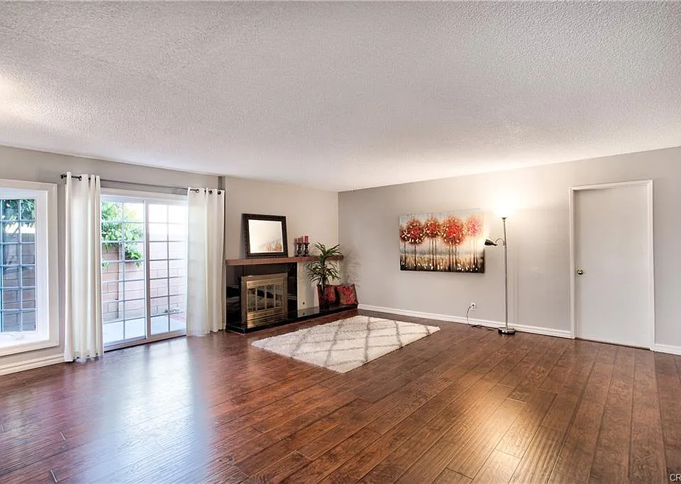8761 Jarrett Cir