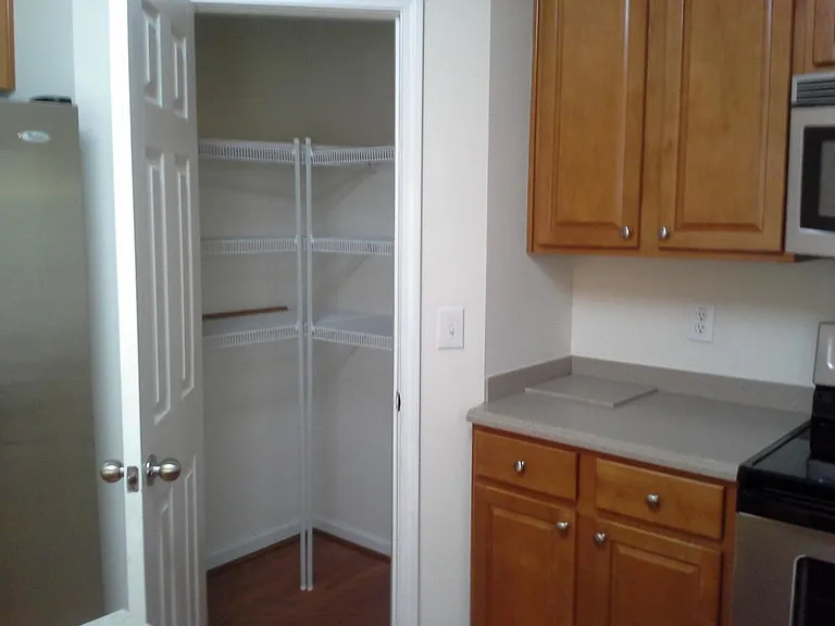 205 Hampshire Downs Dr — Photo 8