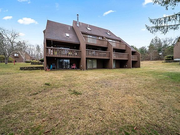 2nd image of 30 Spring Cove Road