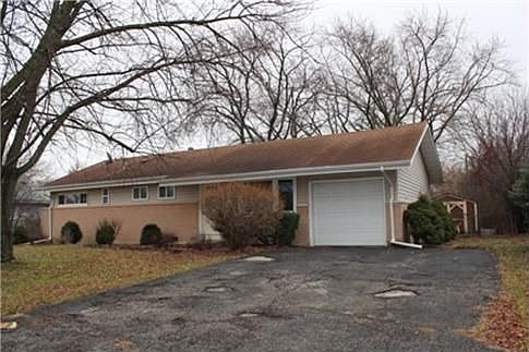 1st image of 105 Des Plaines Ln