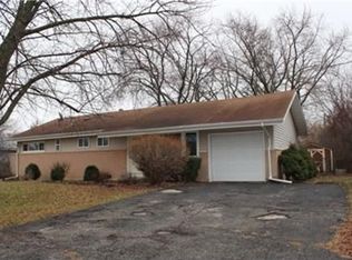 105 Des Plaines Ln, Hoffman Estates, IL 60169