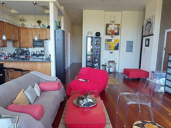 2nd image of 912 N Elston Ave Unit 305