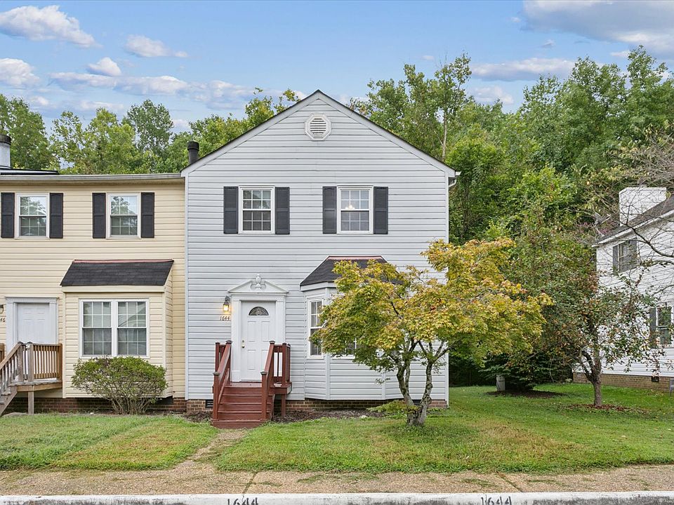 Welcome home to this 3 bedroom, 2.5 bath corner unit with a fully fenced backyard in popular Skiffes Creek!