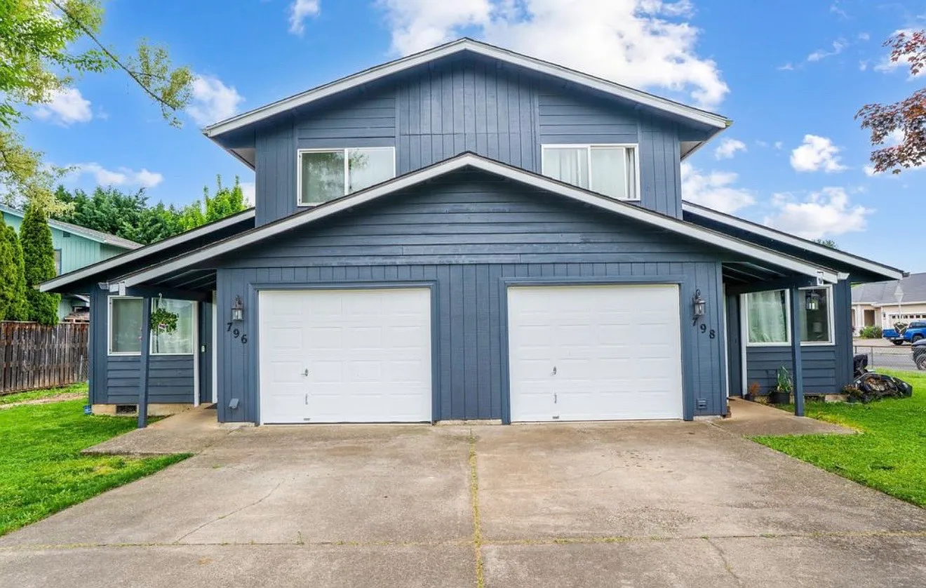 2 bed, 1.5 bath, 970 sqft, $1,850 — Photo 1