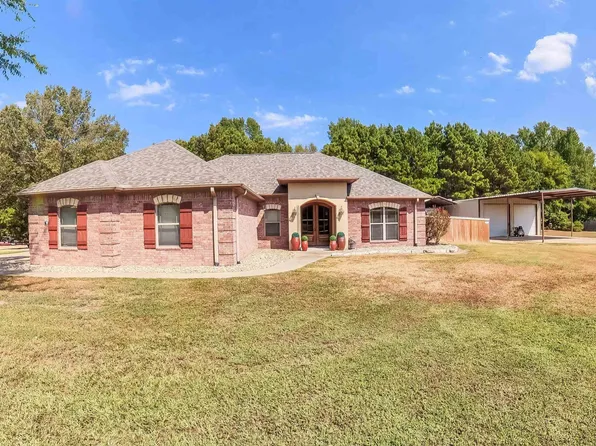 135 Pond Dr, Marshall, TX 75672
