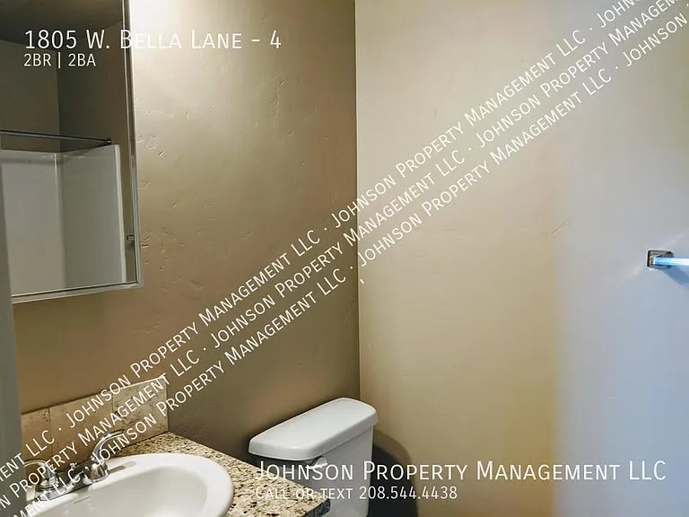 1805 W Bella Ln #4 — Photo 14