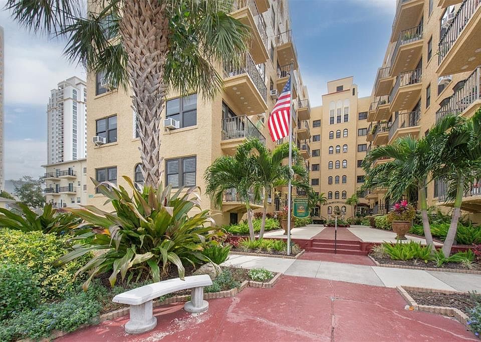 1st image of 130 4TH AVENUE N #201