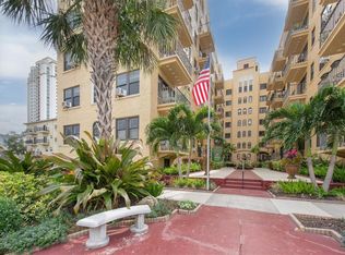 130 4th Ave N APT 201, Saint Petersburg, FL 33701
