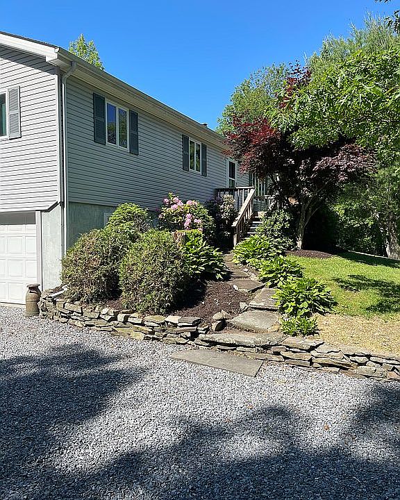 1st image of 462 Ruskey Ln