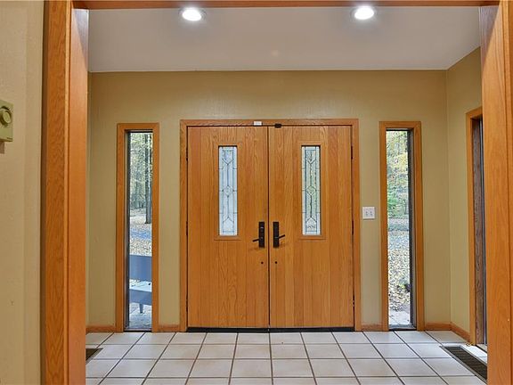 3rd image of 2080 Howland Wilson Rd