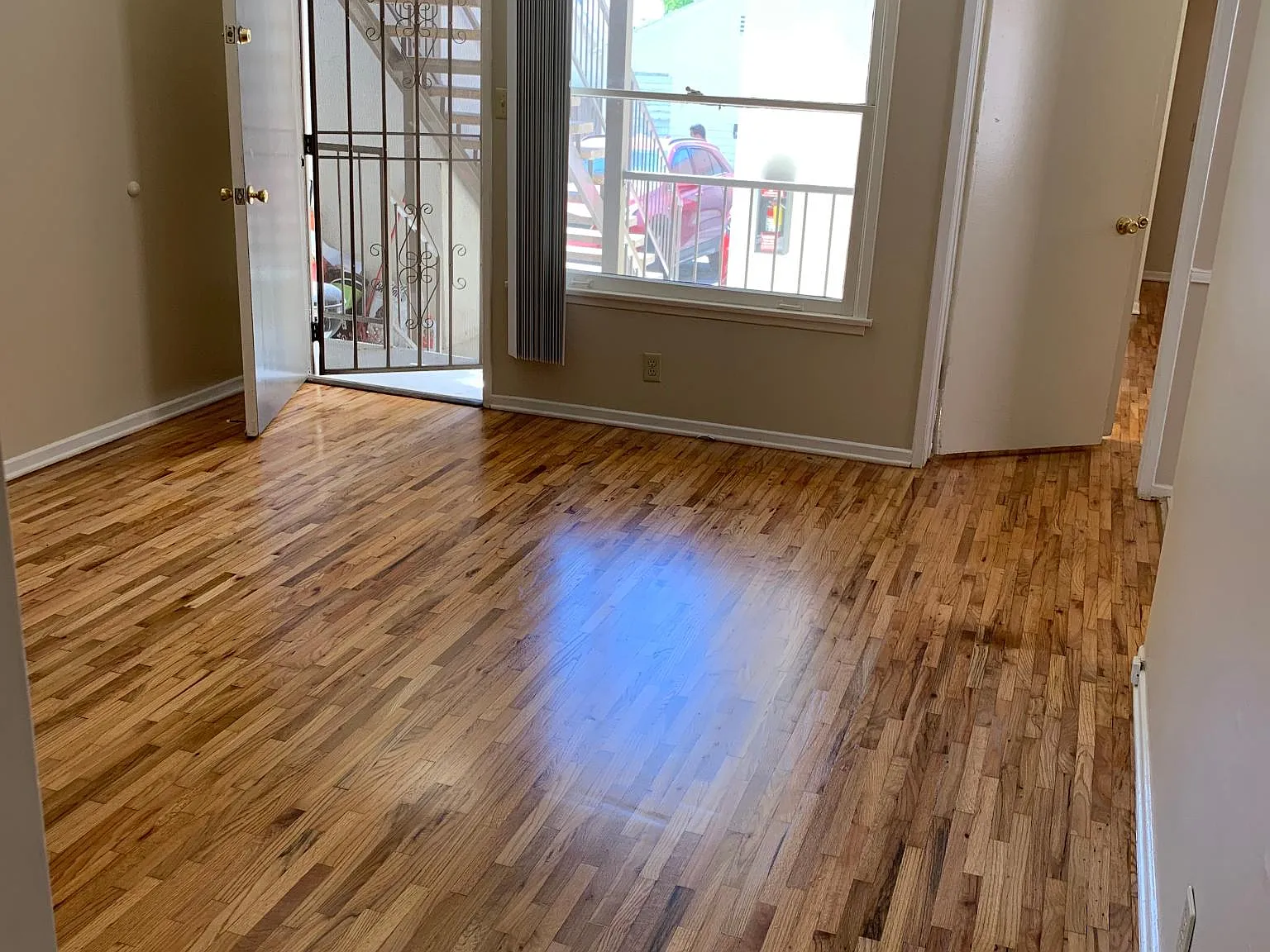 2 bed, 950 sqft, $2,995 — Photo 2