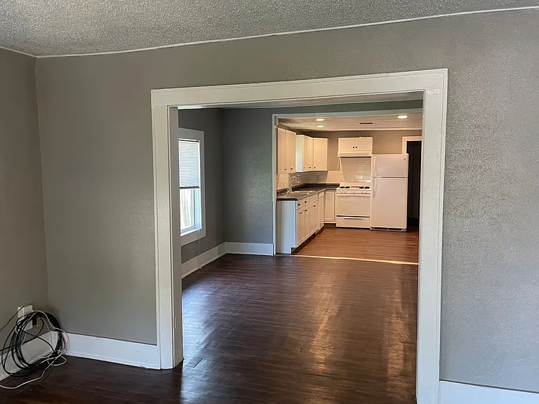 701 N University Blvd — Photo 11