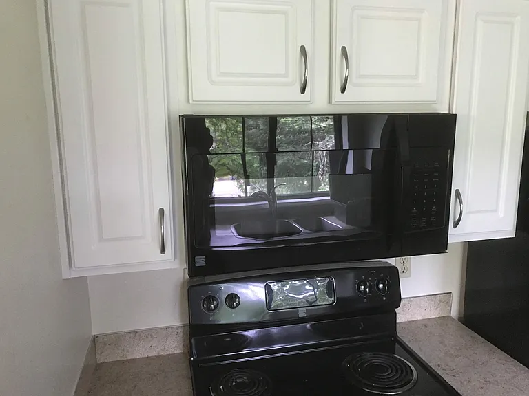 895 Foxglenn Ave — Photo 5