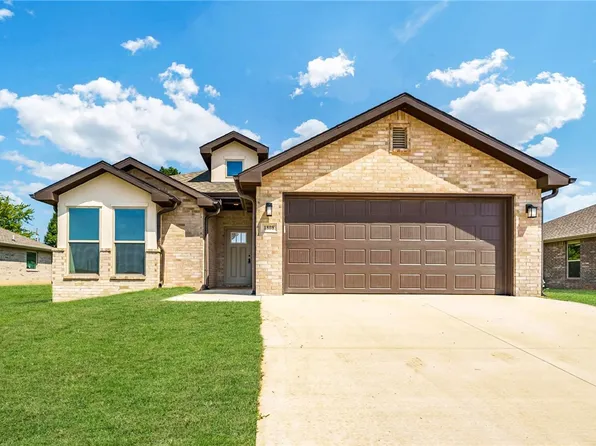 1808 Porter St, Pea Ridge, AR 72751