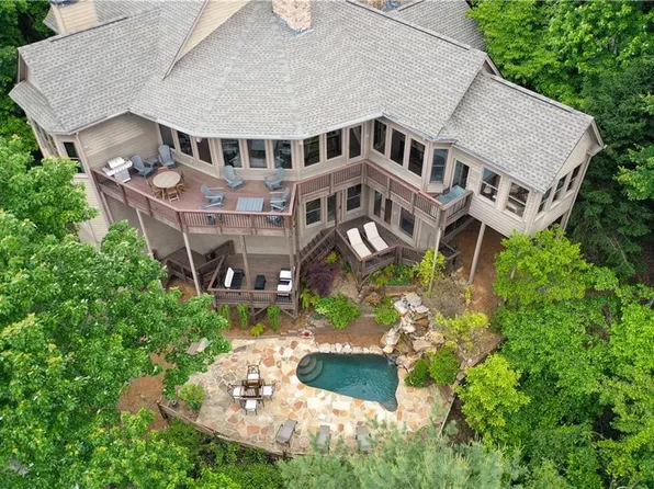 438 Red Fox Dr, Jasper, GA 30143