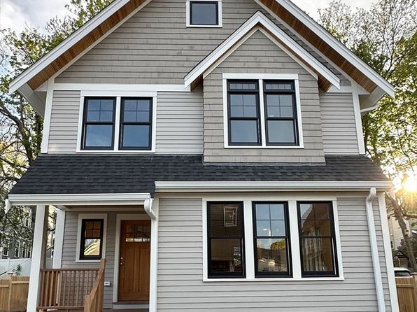 2 Wilkins Pl, Roslindale, MA 02131