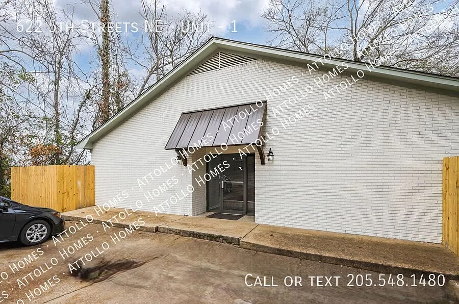Building Photo - 622 5th St NE #1