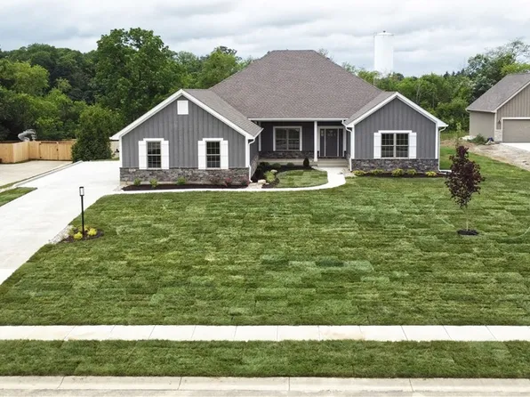939 Creekview Dr, Waynesville, OH 45068