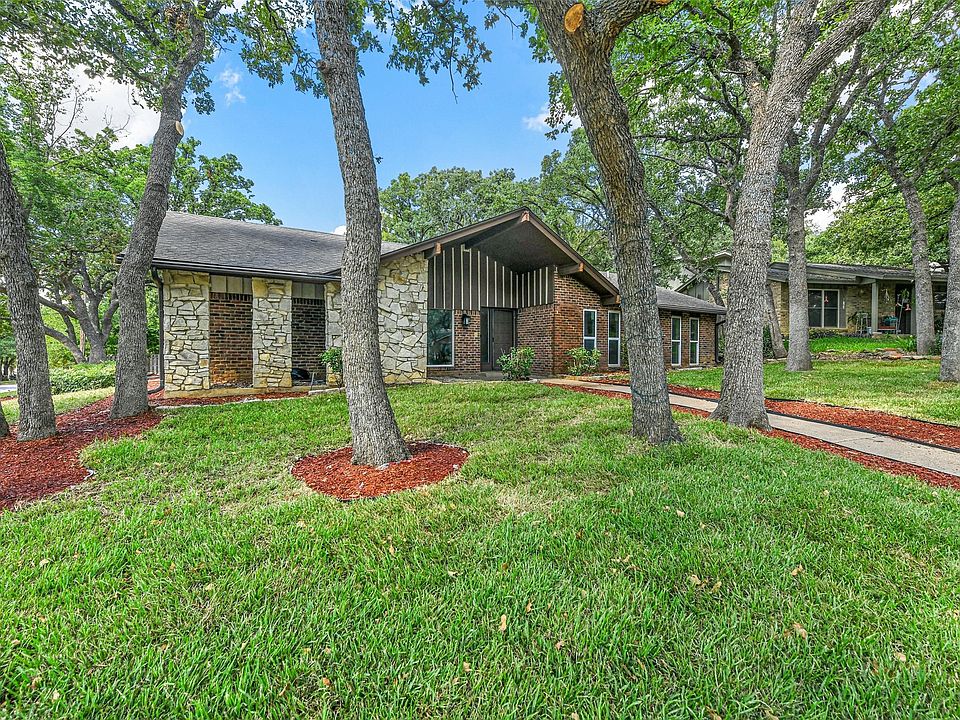 1st image of 3521 Hampshire Dr