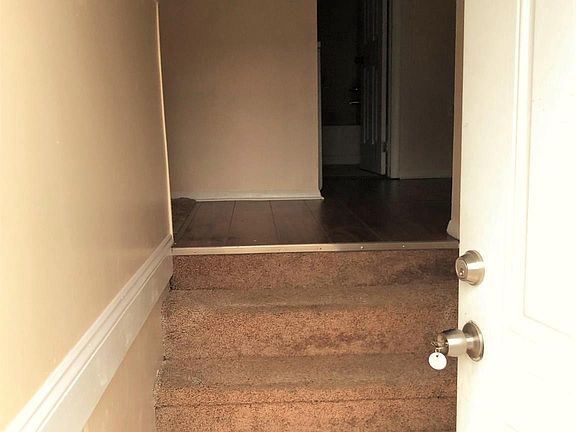 4th image of 4400 McMenamy St #B