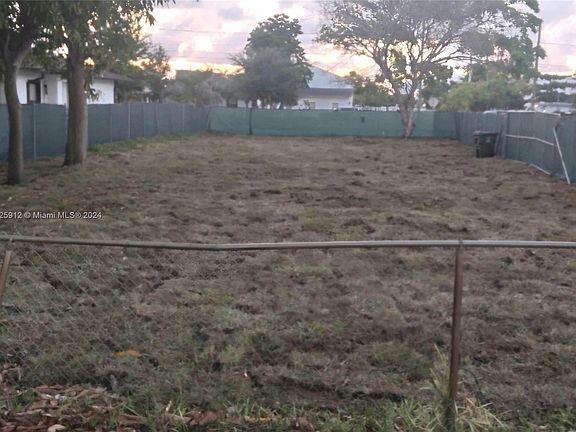 5th image of 601 NW 3rd Ave